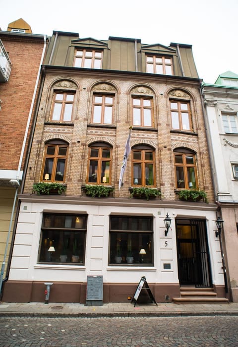 Facade/entrance, Facade/entrance