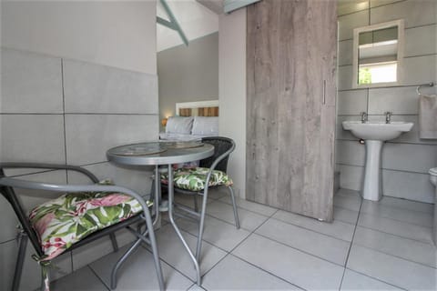 5 Tides End and 5 on Tides End Apartment in Knysna