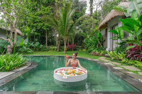 People, Natural landscape, Garden, Food and drinks, Food, Garden view, Pool view, Swimming pool