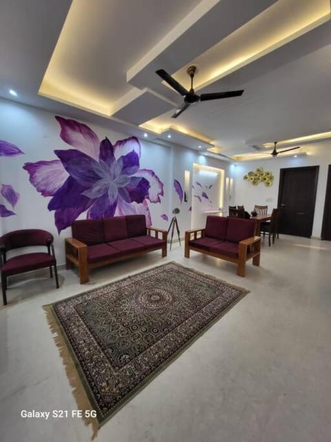 Living room, Seating area, fireplace