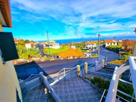 Property building, Day, Neighbourhood, Natural landscape, View (from property/room), Balcony/Terrace, Balcony/Terrace, City view, Landmark view, Mountain view, Sea view, Street view, Parking