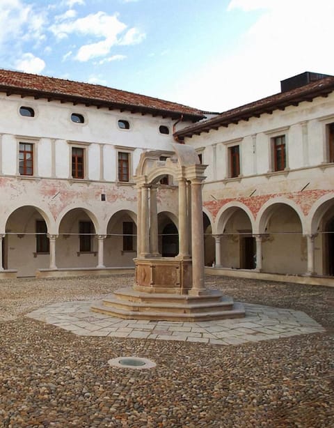 Inner courtyard view