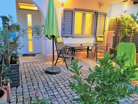 Patio, Garden
