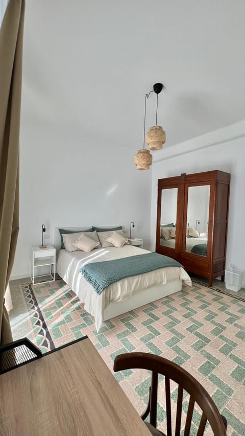Bed, Photo of the whole room, Bedroom, hair dresser