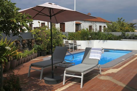 Day, Pool view, Swimming pool, sunbed