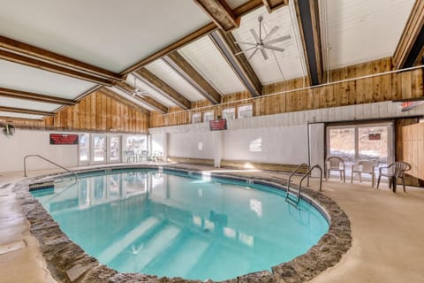 Log Ski Lodge House in Wilmington