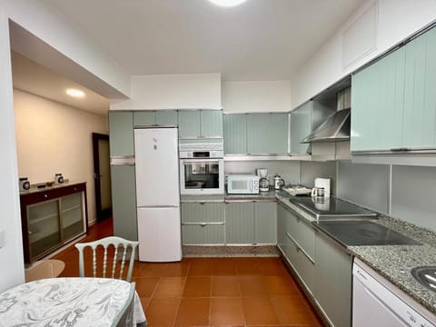 Kitchen or kitchenette, minibar, pet friendly, stove, toaster