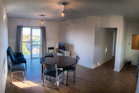 Living room, Seating area, Dining area, fireplace
