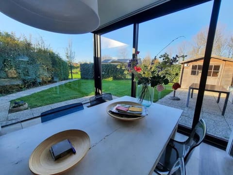 Living room, Garden view