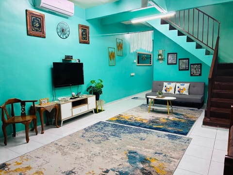TV and multimedia, Living room, Seating area, air conditioner