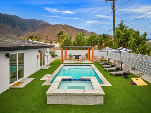 Sip Sip Away by Rather Be Properties House in Palm Springs