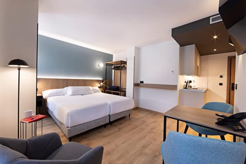 Photo of the whole room, Seating area, Bedroom, kitchen