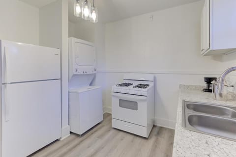 Kitchen or kitchenette, oven, stove
