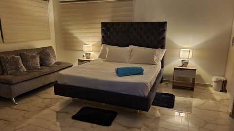 Bed, Photo of the whole room, towels
