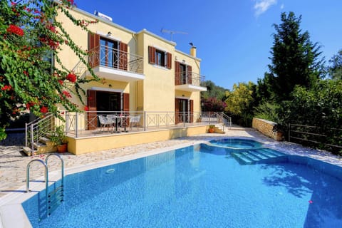Property building, Patio, Day, Other, Pool view, Swimming pool, sunbed