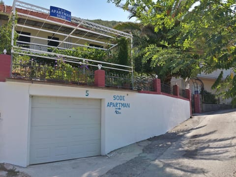 Property building, Facade/entrance