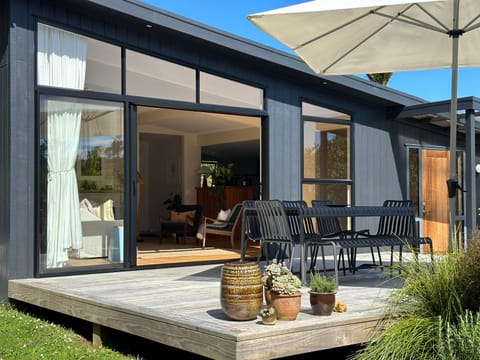 Patio, Dining area, Garden view