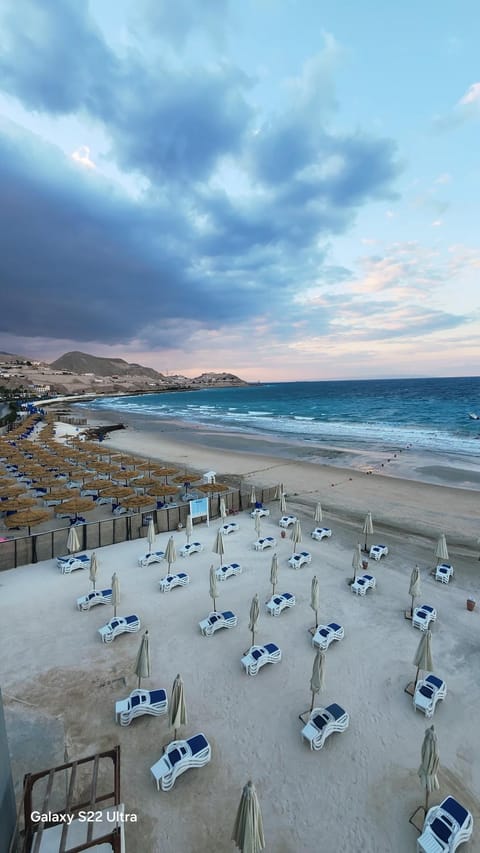 Nearby landmark, Day, Beach, Evening entertainment, sunbed