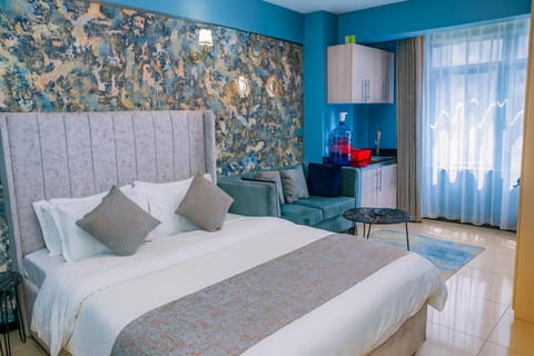 Bed, Living room, Photo of the whole room, Seating area, Bedroom