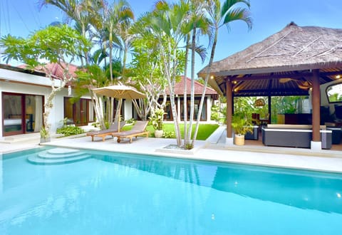 Garden, Pool view, Swimming pool, sunbed