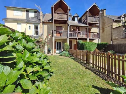 Property building, Garden, Garden, Garden view