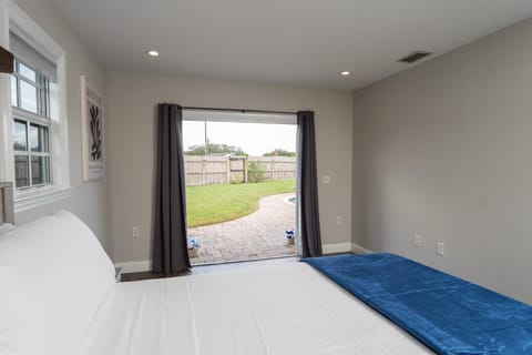 Bed, View (from property/room), Balcony/Terrace, Bedroom