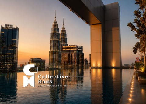 Property building, Nearby landmark, Day, Logo/Certificate/Sign, City view, Landmark view, Swimming pool