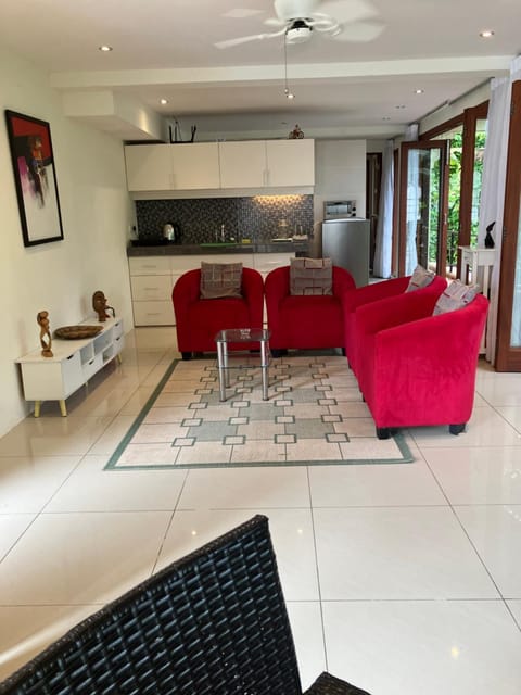 Balcony/Terrace, Kitchen or kitchenette, Living room, Dining area