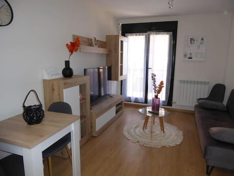 Living room, Seating area, internet