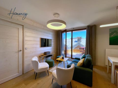 Patio, Communal lounge/ TV room, TV and multimedia, Living room, Seating area