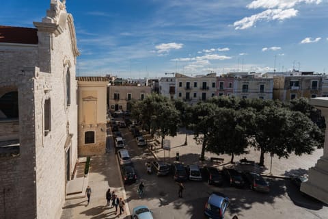 Day, Neighbourhood, City view, Street view, Location