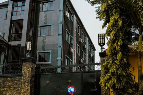 Property building, Day, Street view
