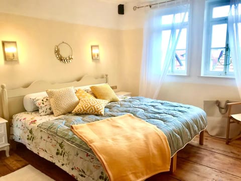 Bed, Bedroom