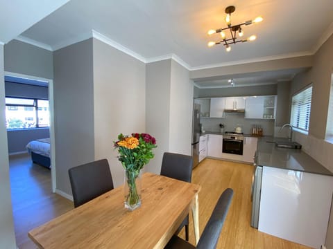 Kitchen or kitchenette, Dining area, dishwasher, stove