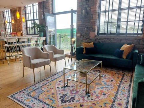 Converted factory loft apartment - Free parking with no height restrictions x 2 Apartment in Bristol