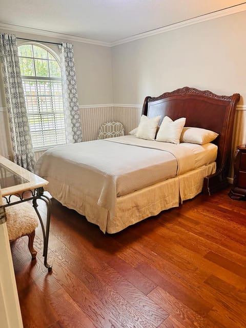 Nice and peaceful bedroom Vacation rental in Texarkana
