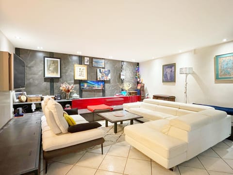 TV and multimedia, Living room