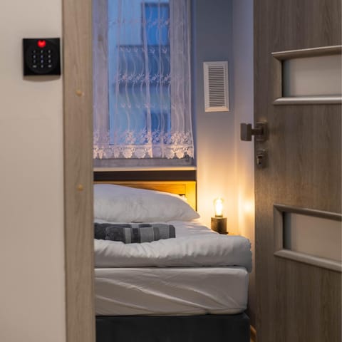 Bed, internet, towels