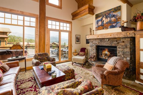Penthouse 4 by Moonlight Basin Lodging Nature lodge in Big Sky