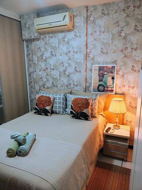 Bed, TV and multimedia, Photo of the whole room, Bedroom, air conditioner