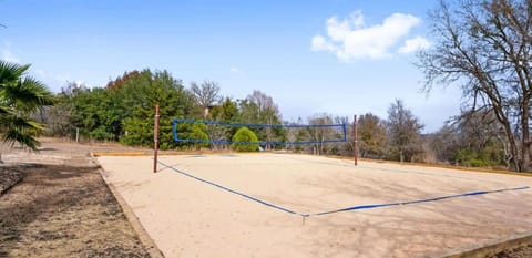Hot Tub Pool Gameroom ~ Guesthouse ~ Holiday Fun House in Rio Grande