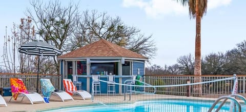 Hot Tub Pool Gameroom ~ Guesthouse ~ Holiday Fun House in Rio Grande