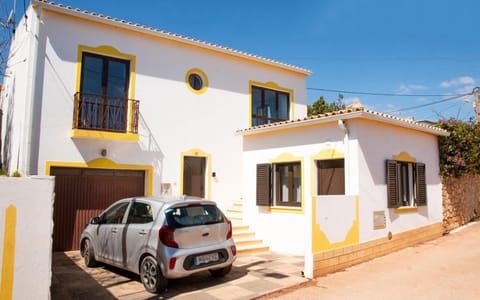 Property building, Day, Street view, Parking