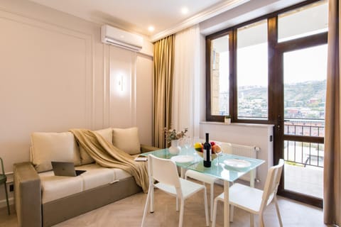 Living room, Seating area, air conditioner