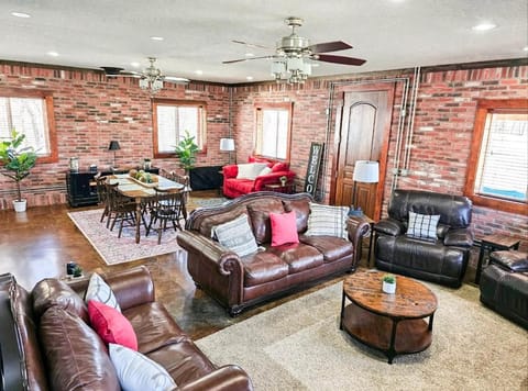 Beaver Lake Hideaway House in Arkansas