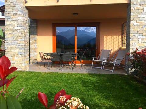 Property building, Patio, Garden, Balcony/Terrace, Dining area, On site