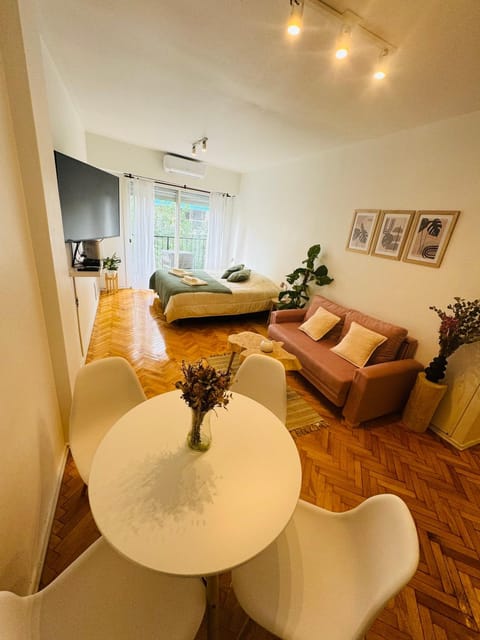 TV and multimedia, Living room, Seating area, air conditioner
