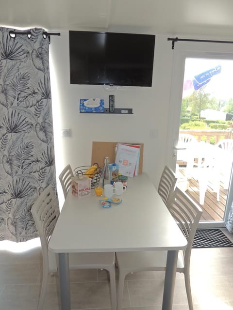 TV and multimedia, Dining area