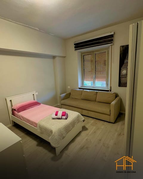 Bed, Photo of the whole room, Bedroom, towels, air conditioner