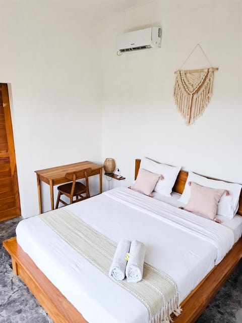 Bedroom, air conditioner